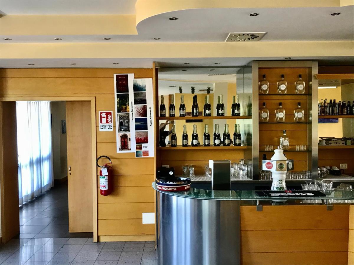 Hotel Ristorante Trendy Прато Экстерьер фото
